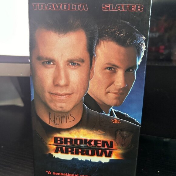 Broken Arrow (VHS, 1996) - Picture 1 of 3